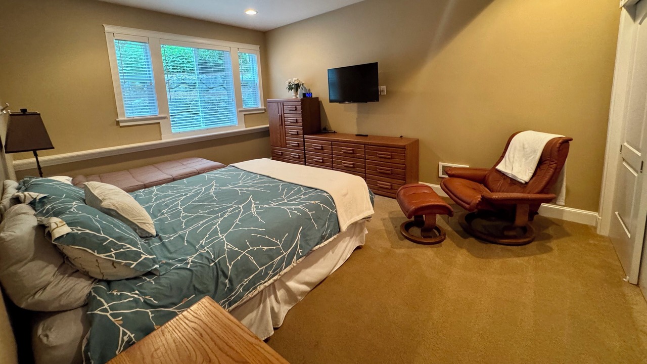 Photo of Bedroom in North Creek