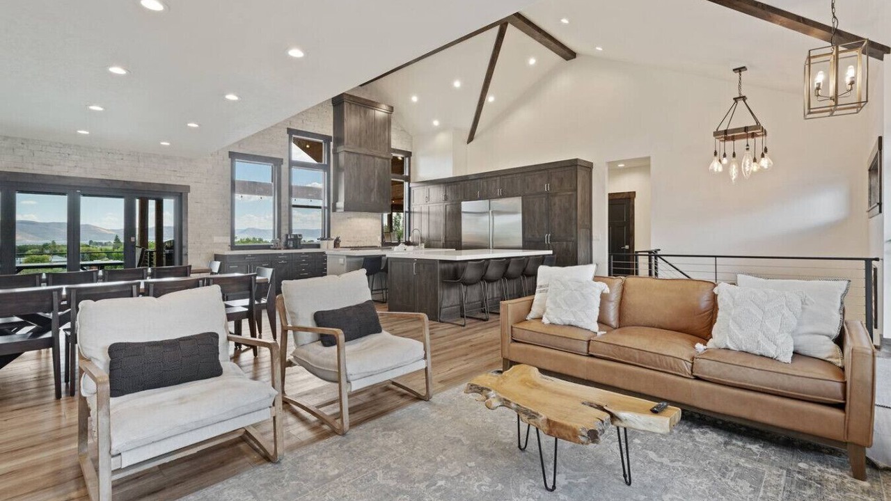 Photo of Livingroom in St. Charles