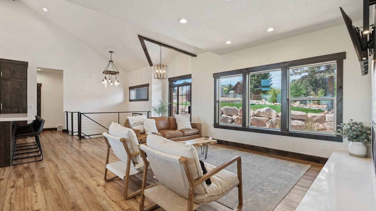Photo of Livingroom in St. Charles