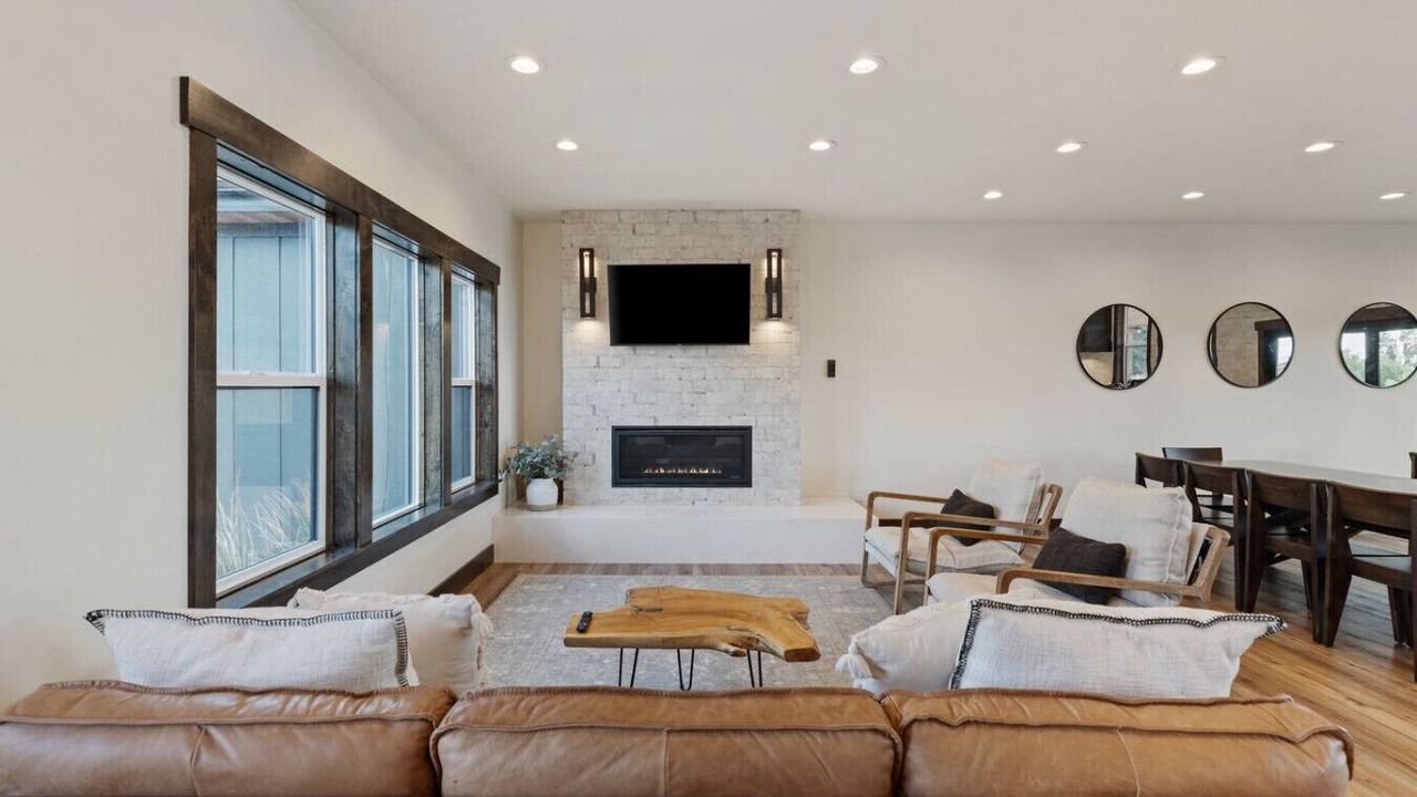 Photo of Livingroom in St. Charles