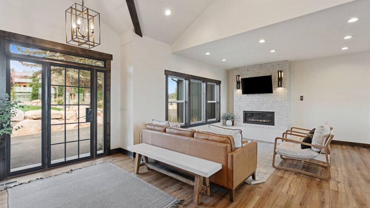 Photo of Livingroom in St. Charles