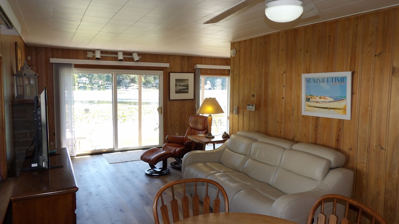 Photo of Livingroom in North Webster
