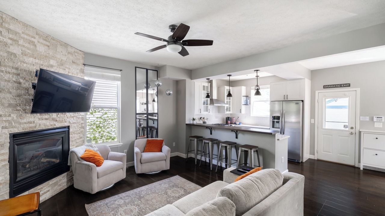 Photo of Livingroom in Fall Creek Place