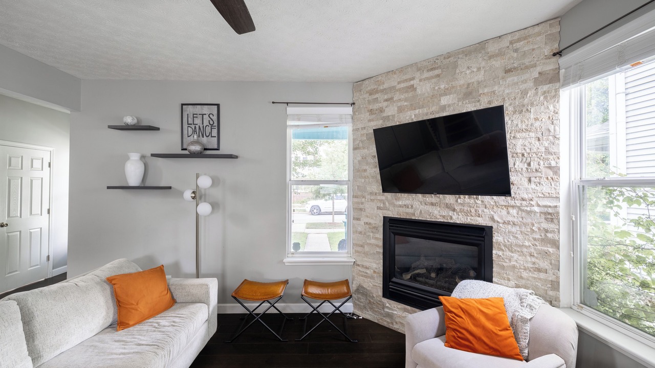 Photo of Livingroom in Fall Creek Place