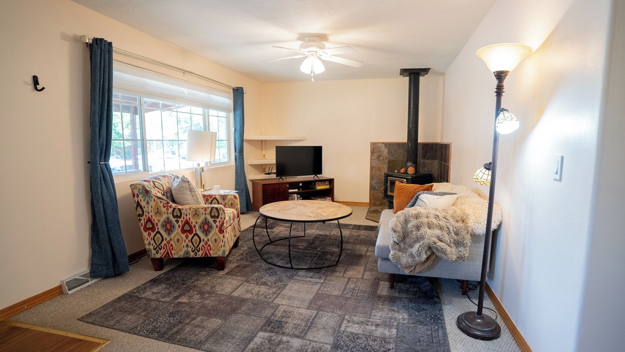 Photo of Livingroom in Lander