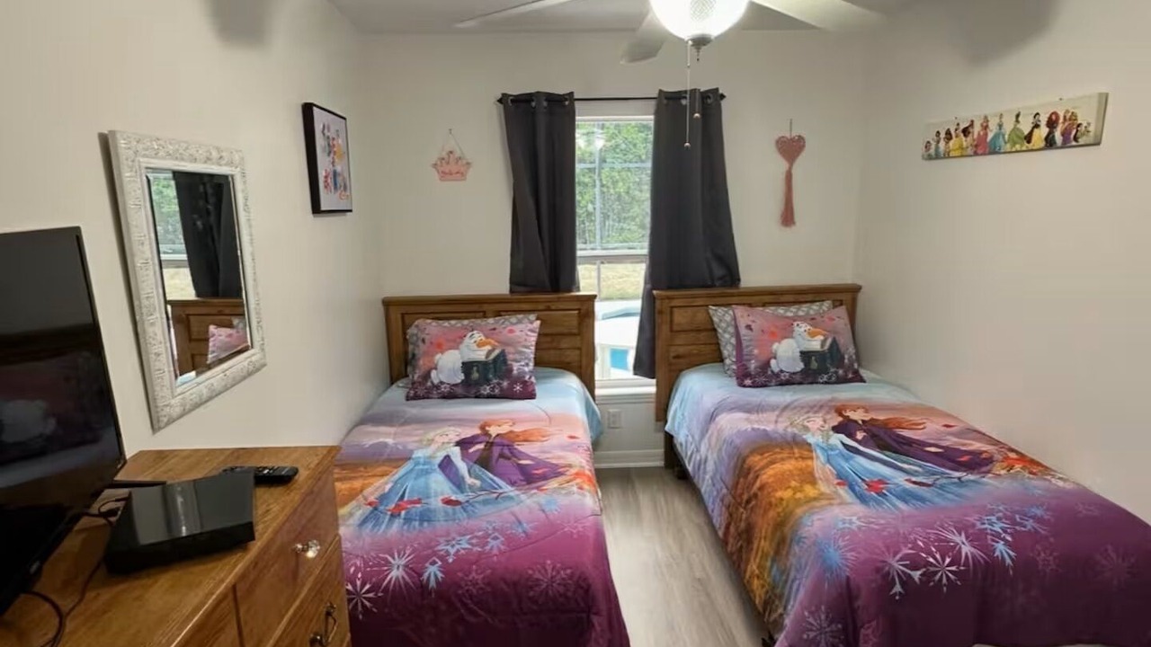 Photo of Bedroom in Sandy Ridge