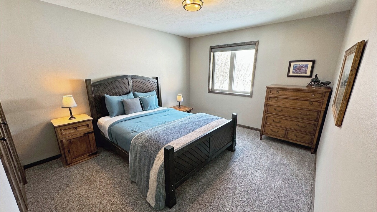 Photo of Bedroom in Roscoe