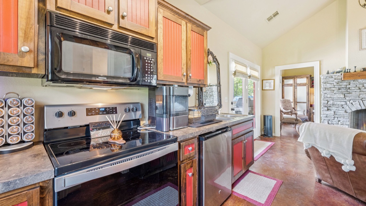 Photo of Kitchen in Okmulgee County