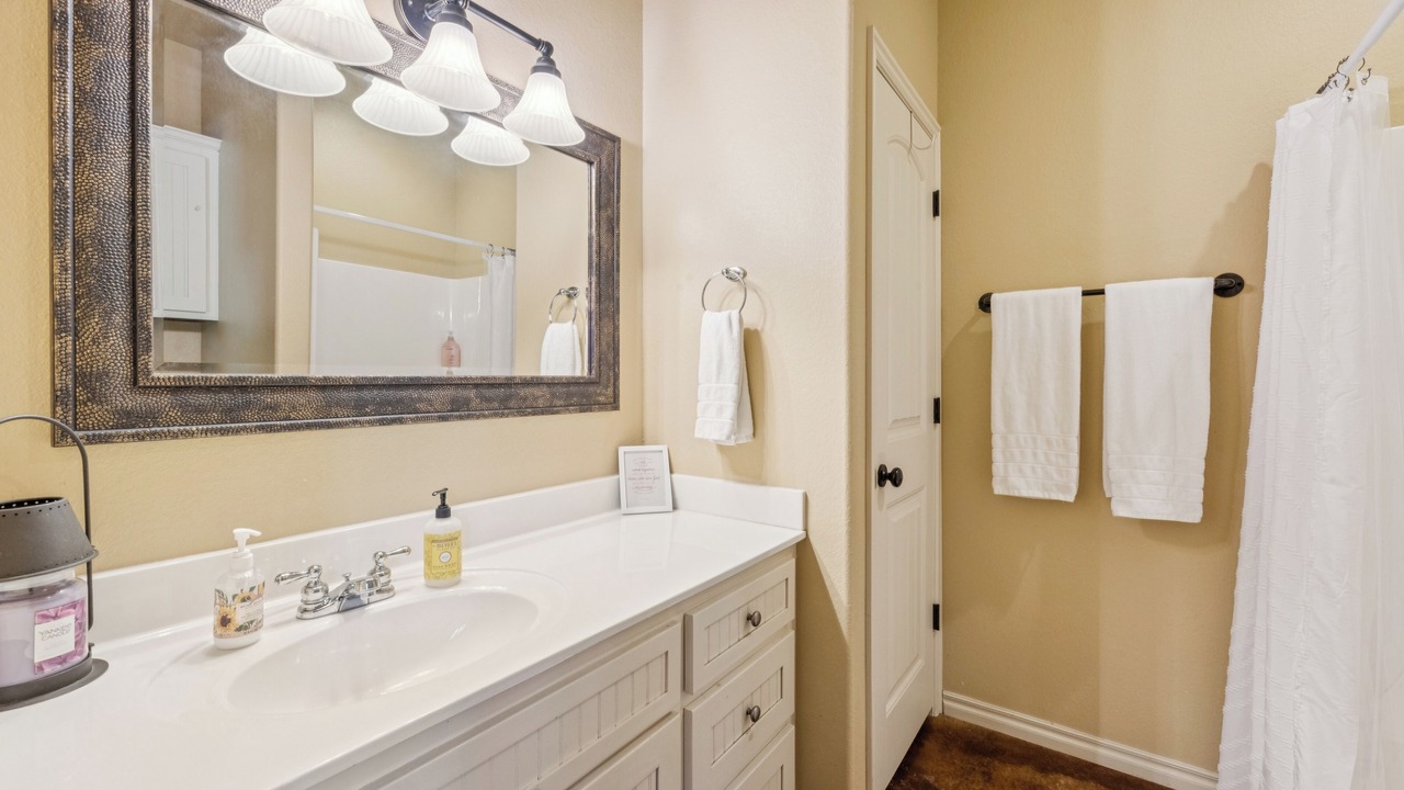 Photo of Bathroom in Okmulgee County