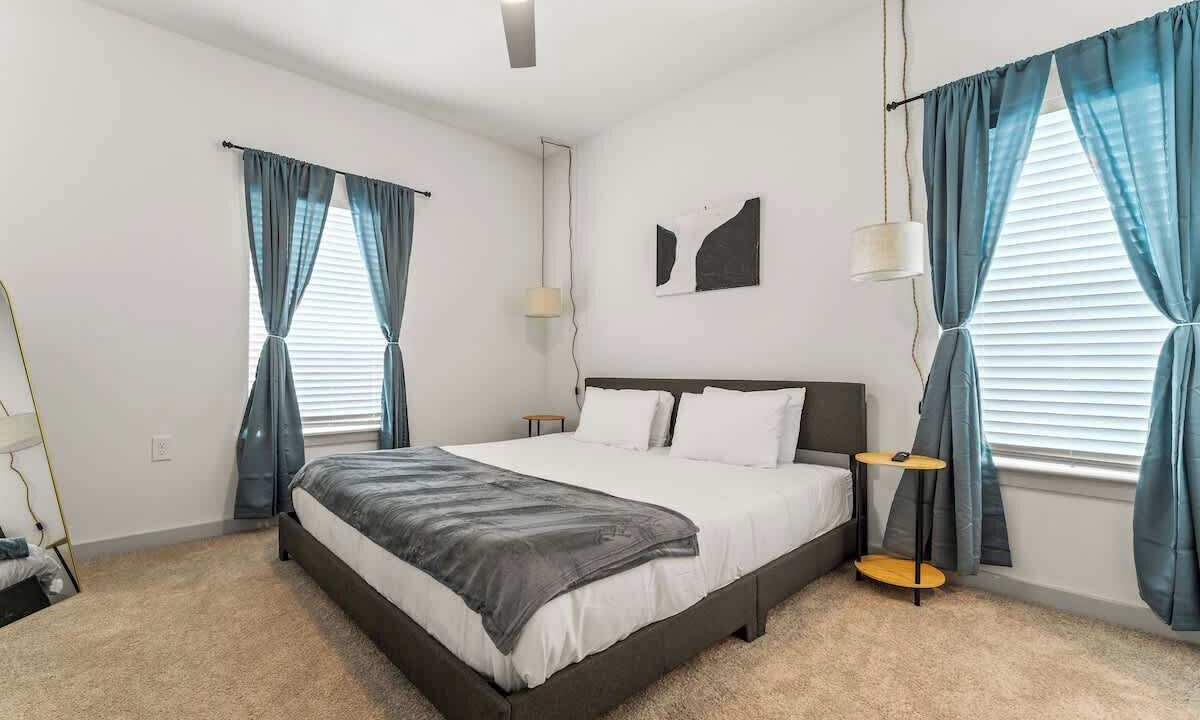 Photo of Bedroom in Bay Lake