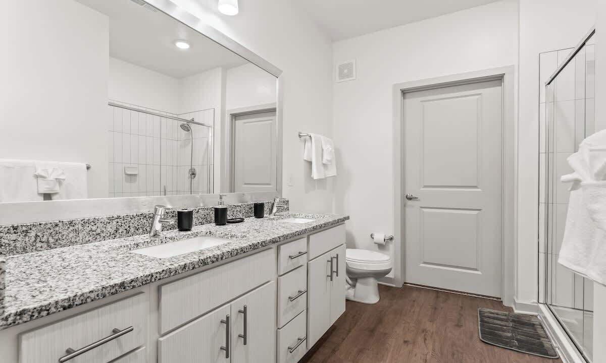 Photo of Bathroom in Bay Lake