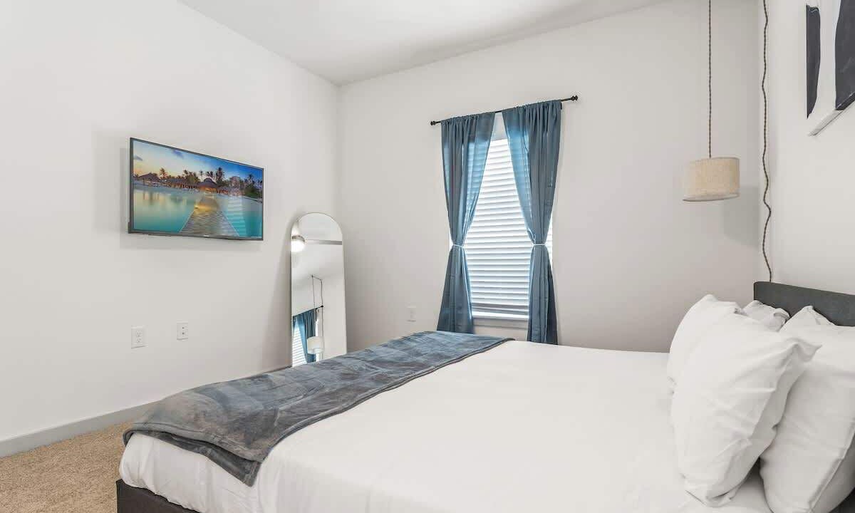 Photo of Bedroom in Bay Lake