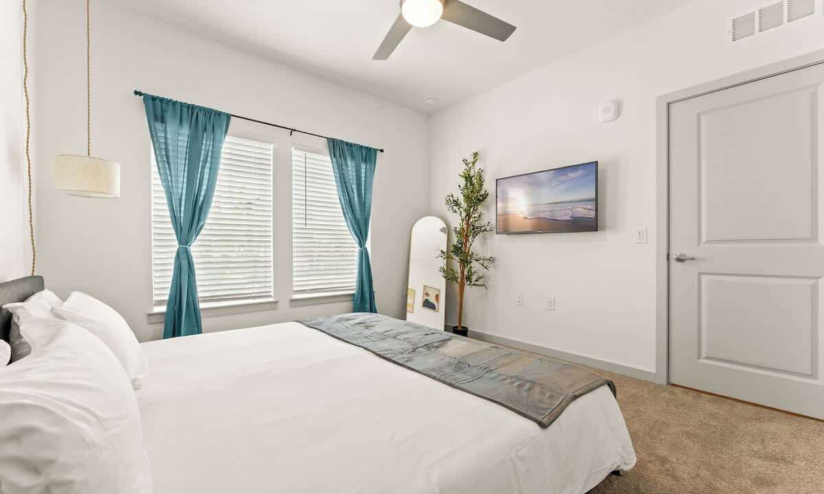 Photo of Bedroom in Bay Lake