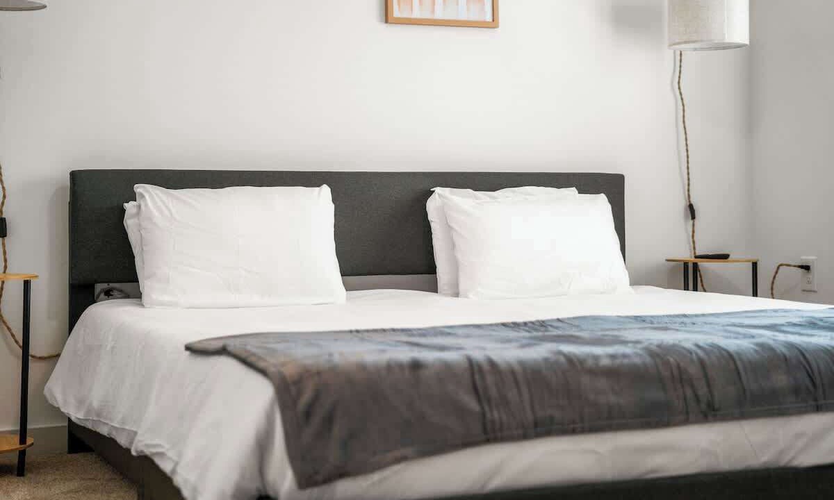 Photo of Bedroom in Bay Lake