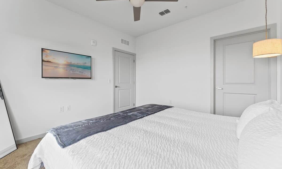 Photo of Bedroom in Bay Lake