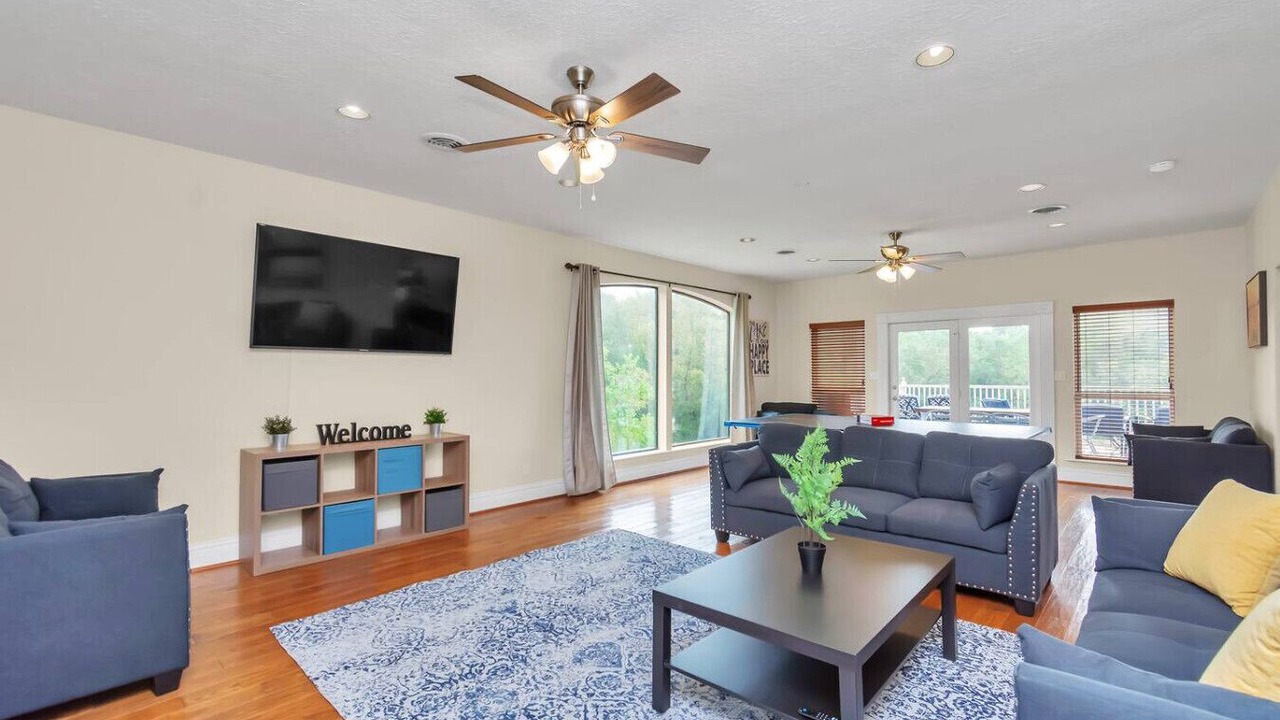 Photo of Livingroom in Lake Houston