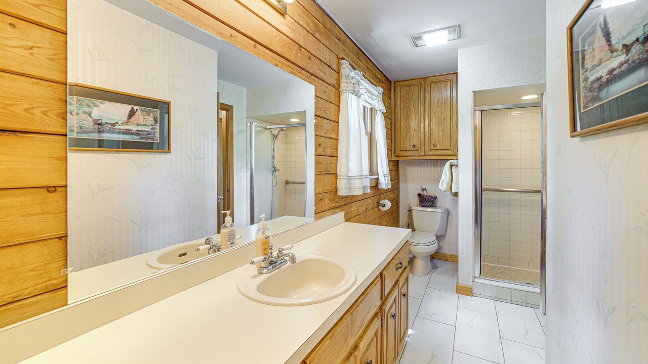 Photo of Bathroom in Mayes County