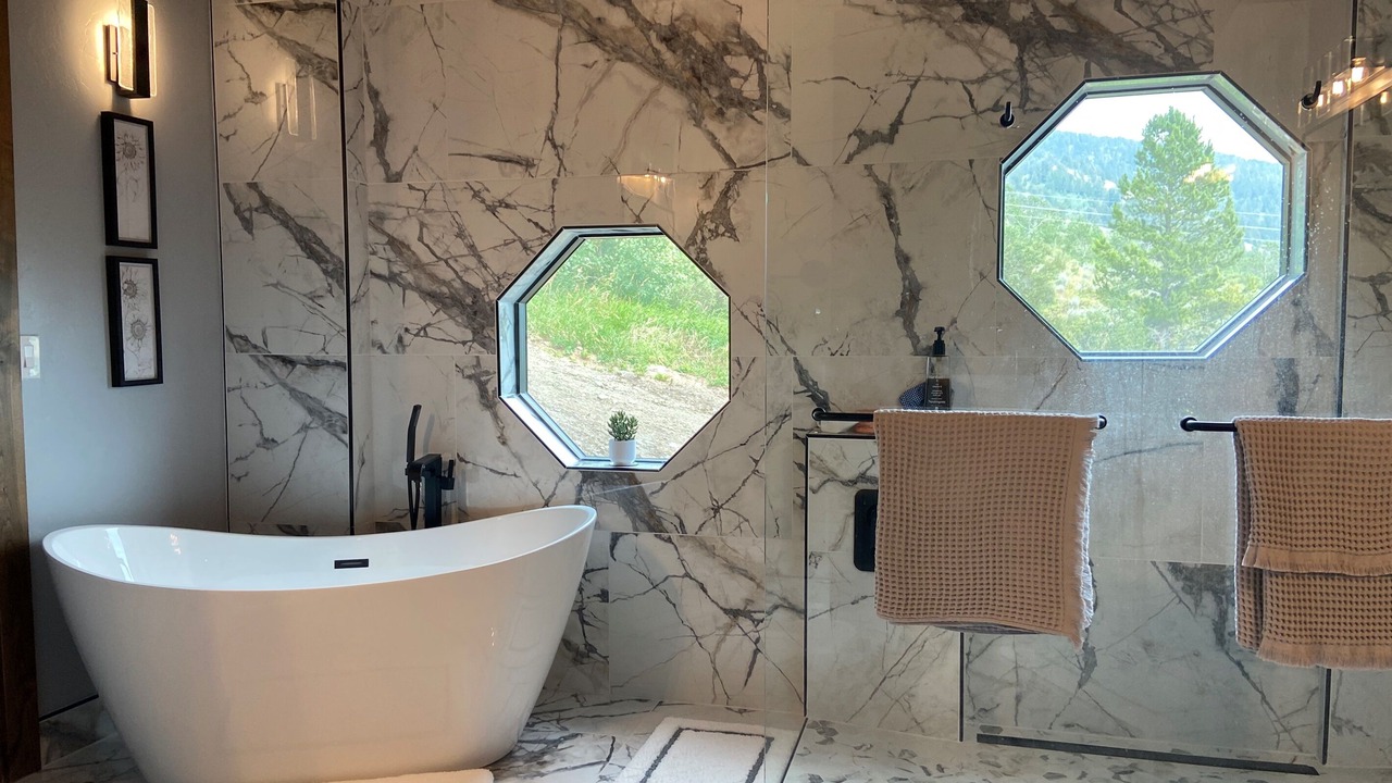Photo of Bathroom in Island Park