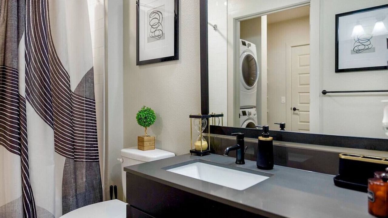 Photo of Bathroom in Deep Ellum