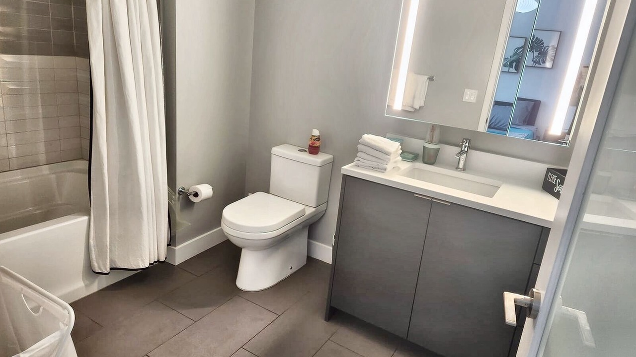 Photo of Bathroom in Fairfax District