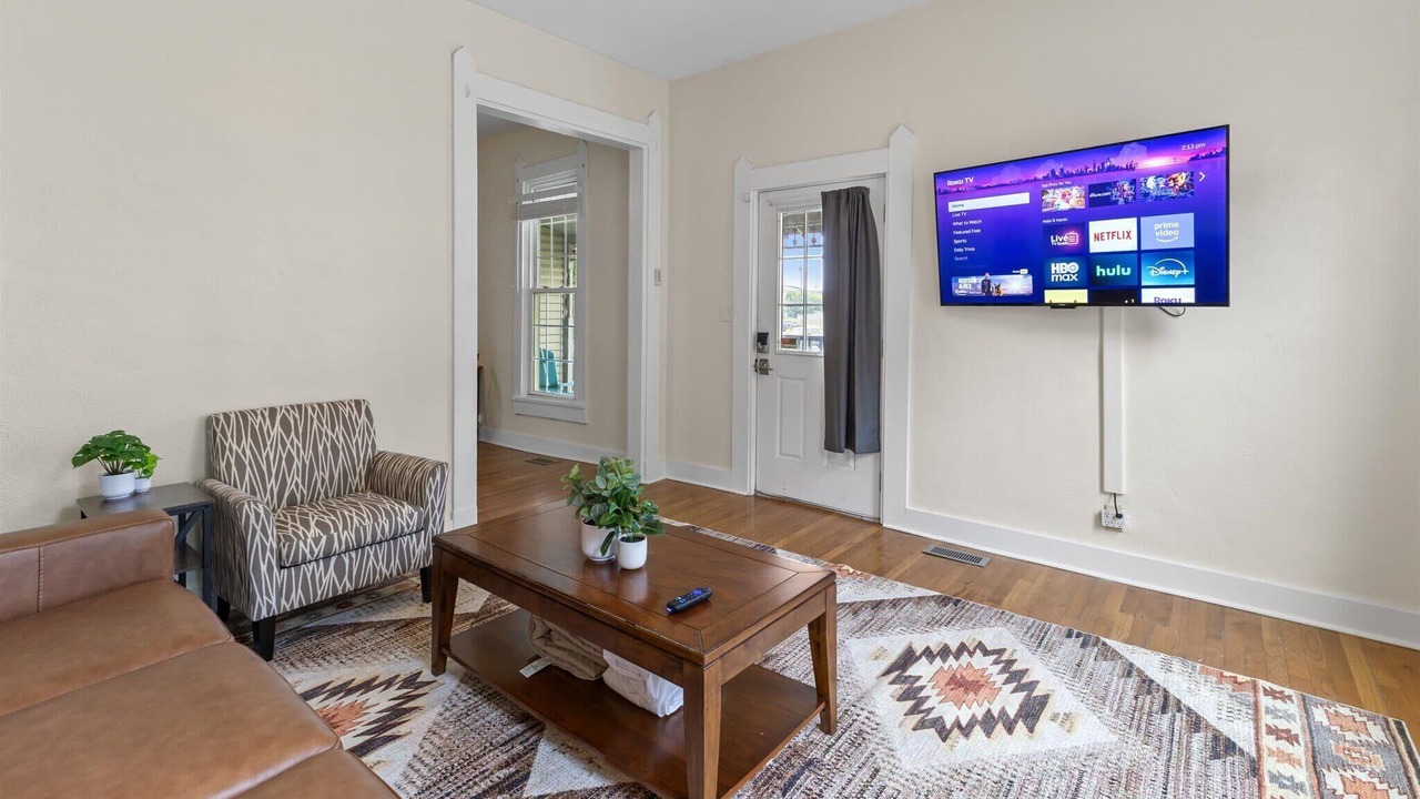 Photo of Livingroom in Holy Cross