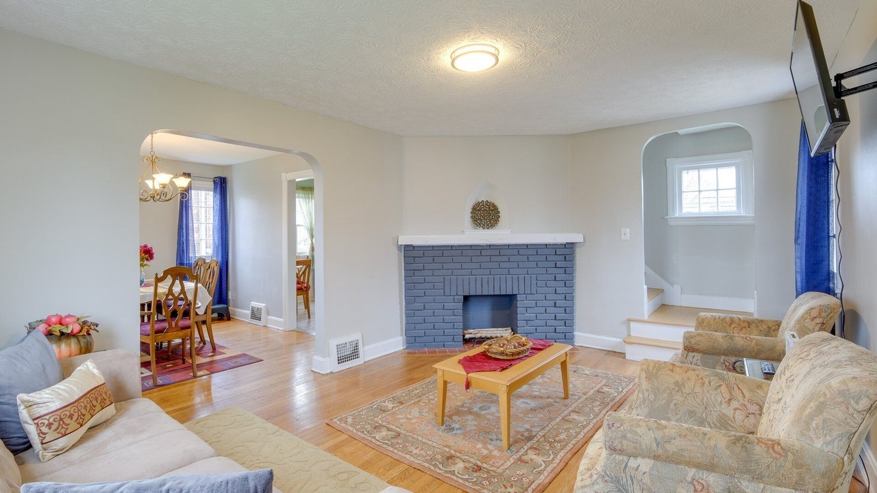 Photo of Livingroom in Garfield Heights