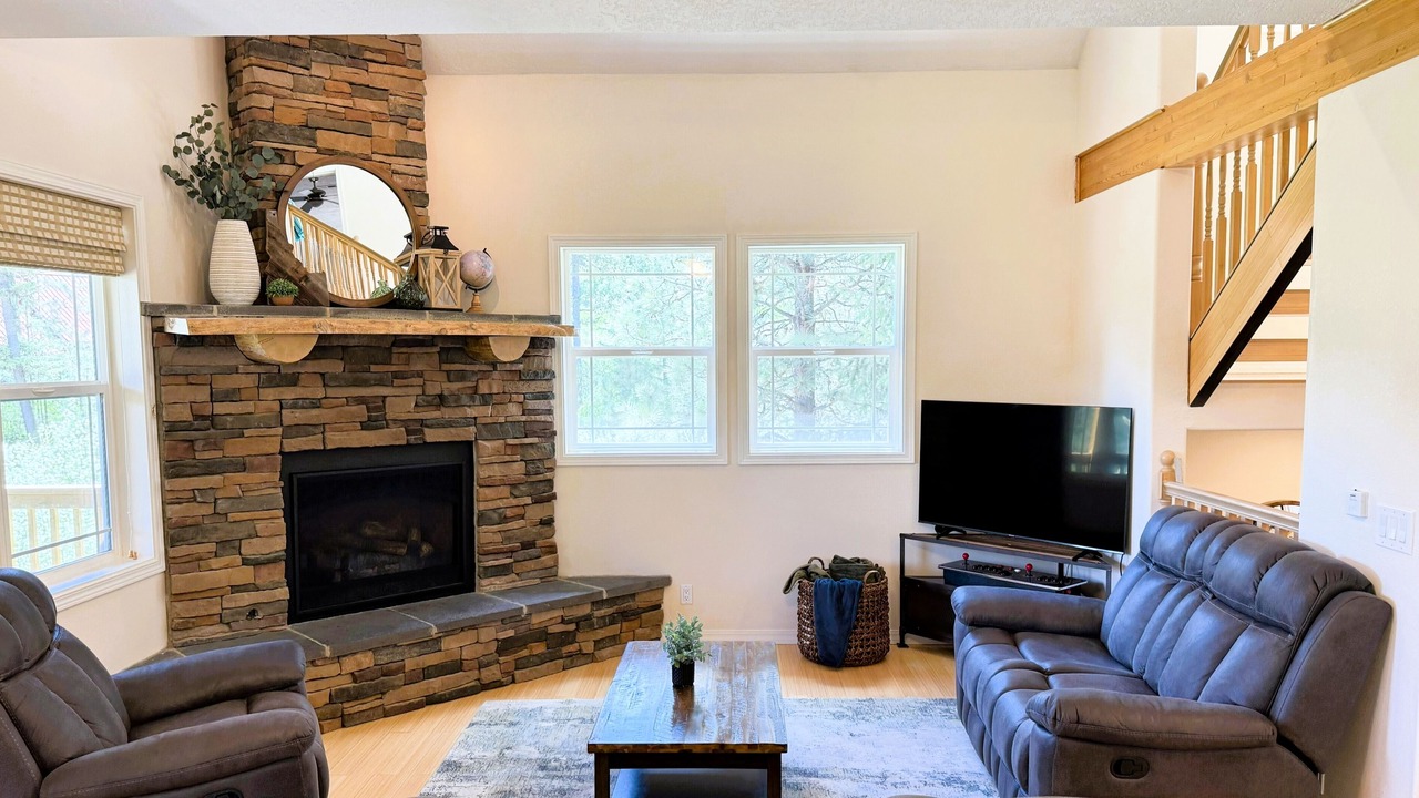 Photo of Livingroom in Garden Valley
