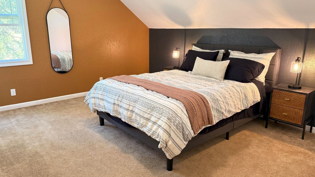Photo of Bedroom in Garden Valley