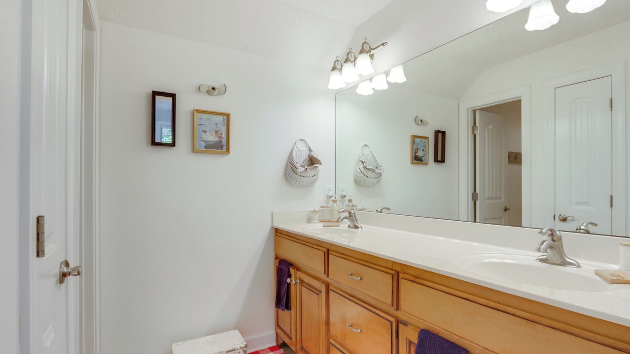 Photo of Bathroom in Counce