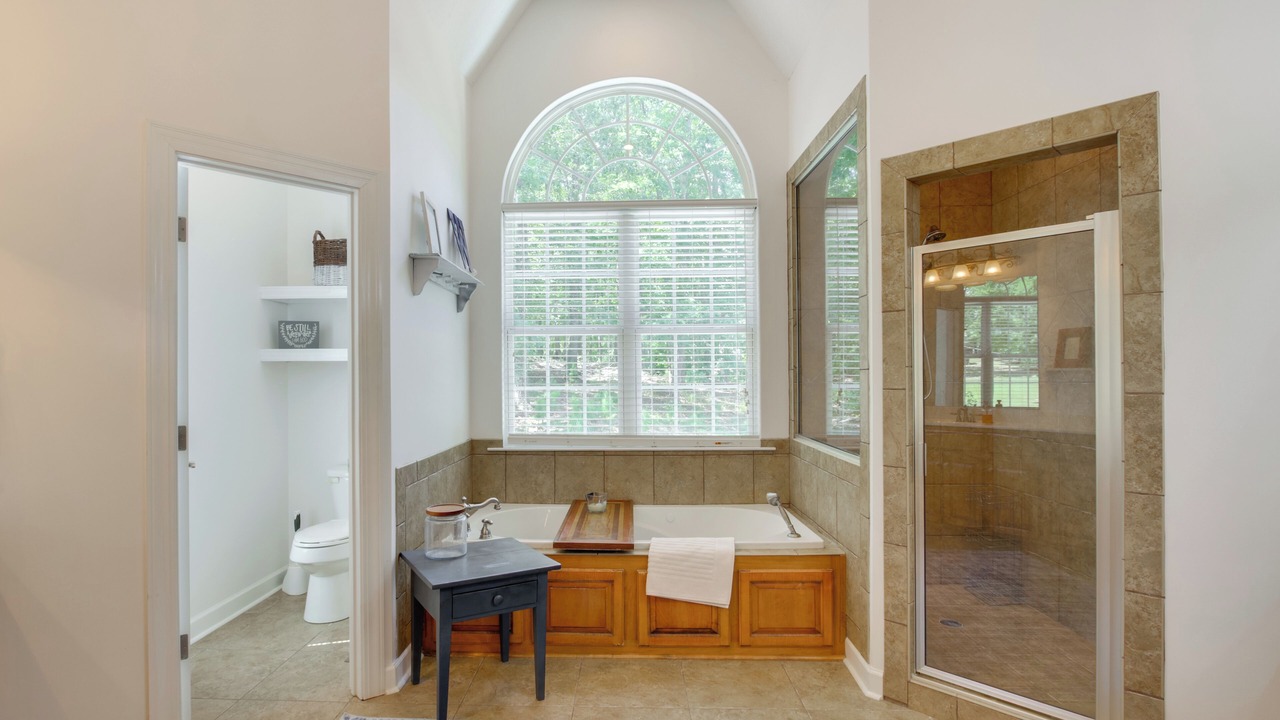 Photo of Bathroom in Counce