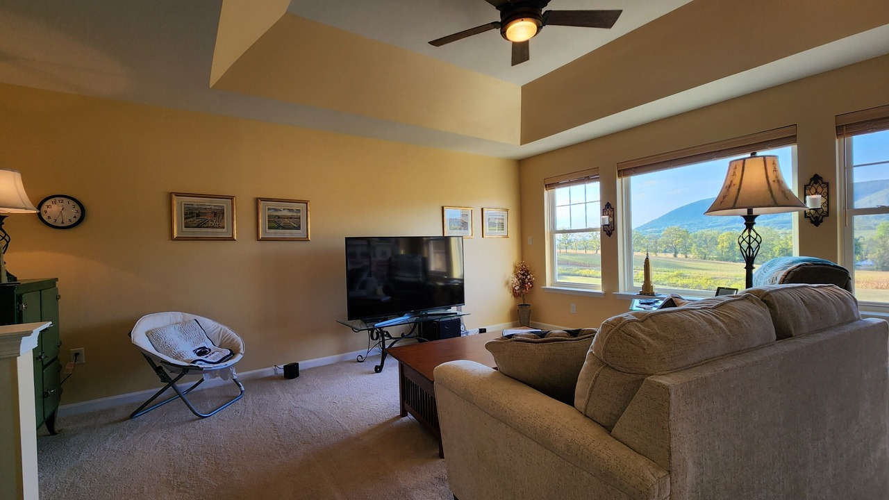 Photo of Livingroom in Boalsburg