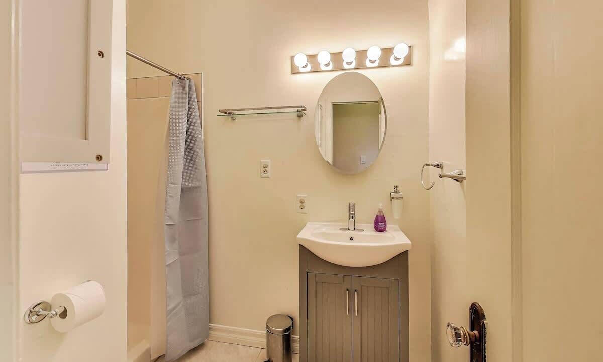 Photo of Bathroom in Outer Richmond