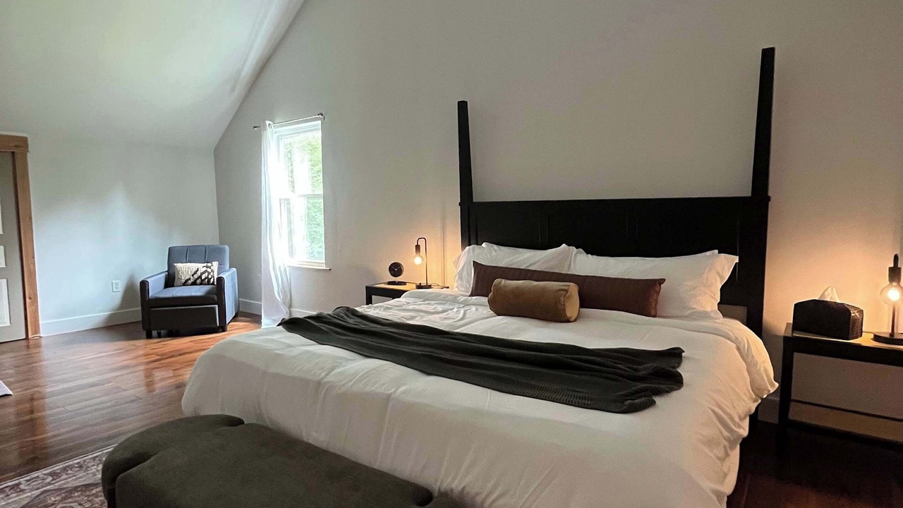 Photo of Bedroom in Logan