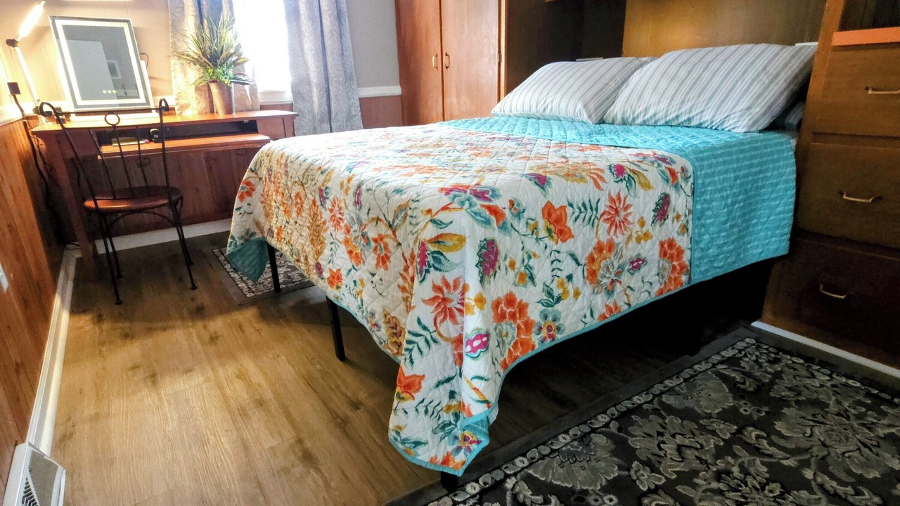 Photo of Bedroom in Wadsworth