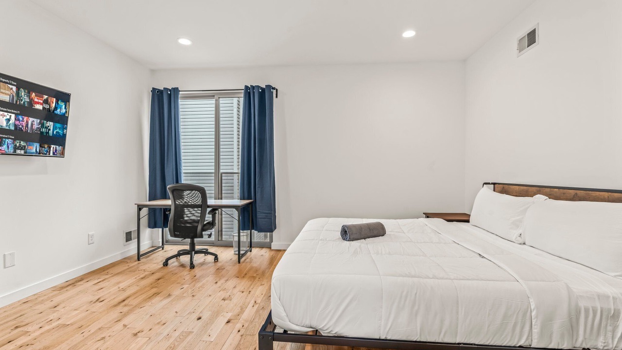 Photo of Bedroom in Poplar