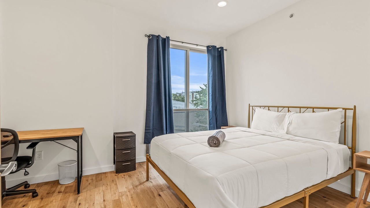 Photo of Bedroom in Poplar