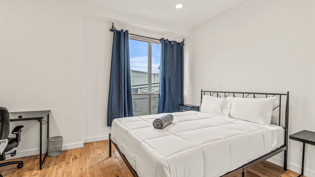 Photo of Bedroom in Poplar