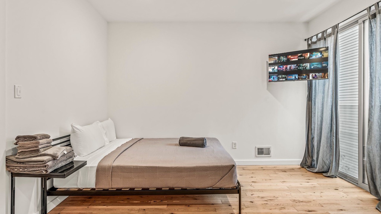 Photo of Bedroom in Poplar