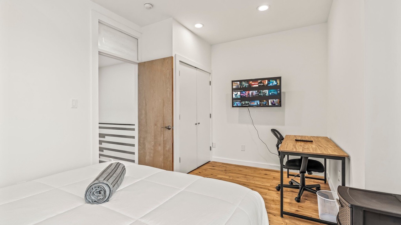 Photo of Bedroom in Poplar