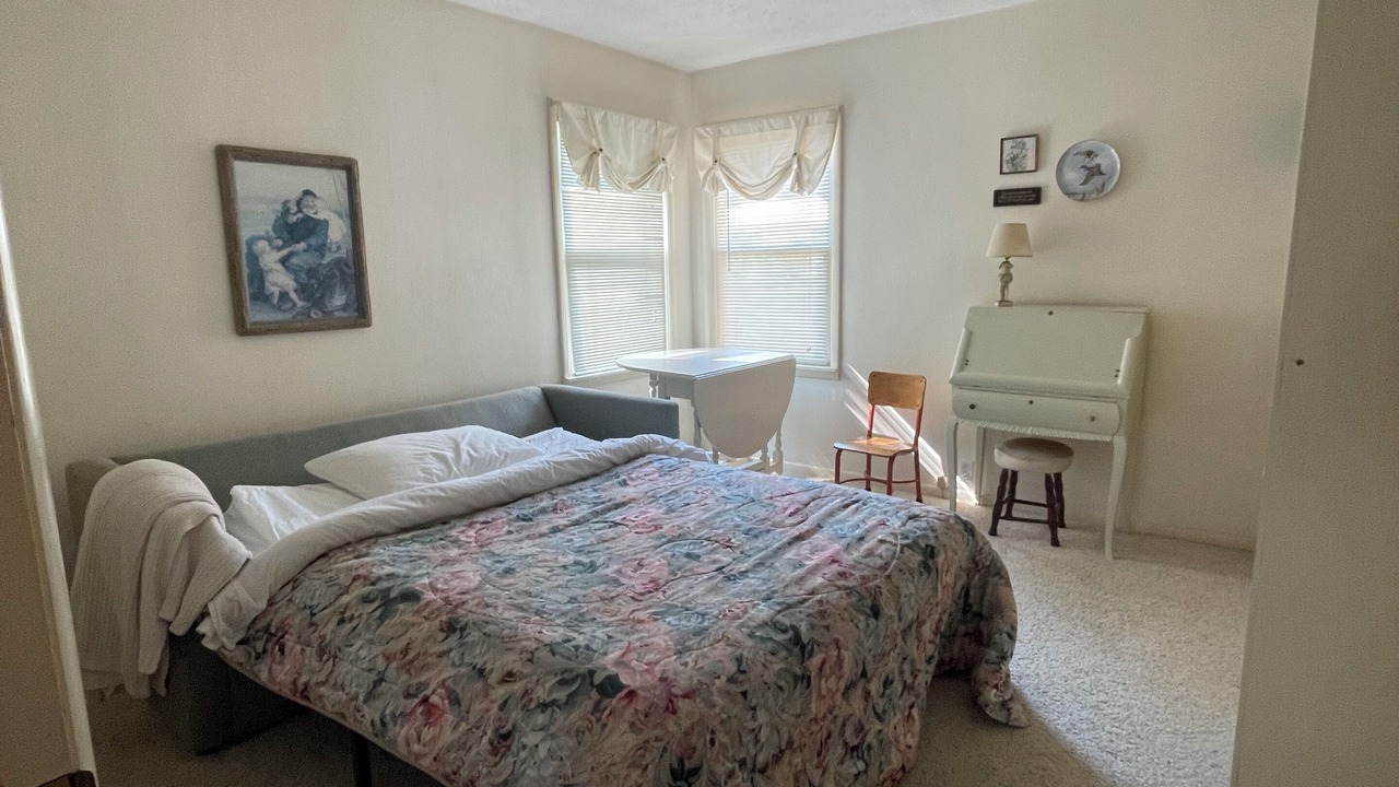 Photo of Bedroom in Troy