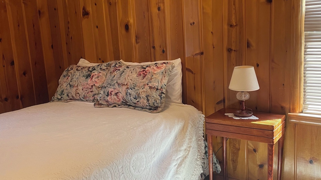 Photo of Bedroom in Troy