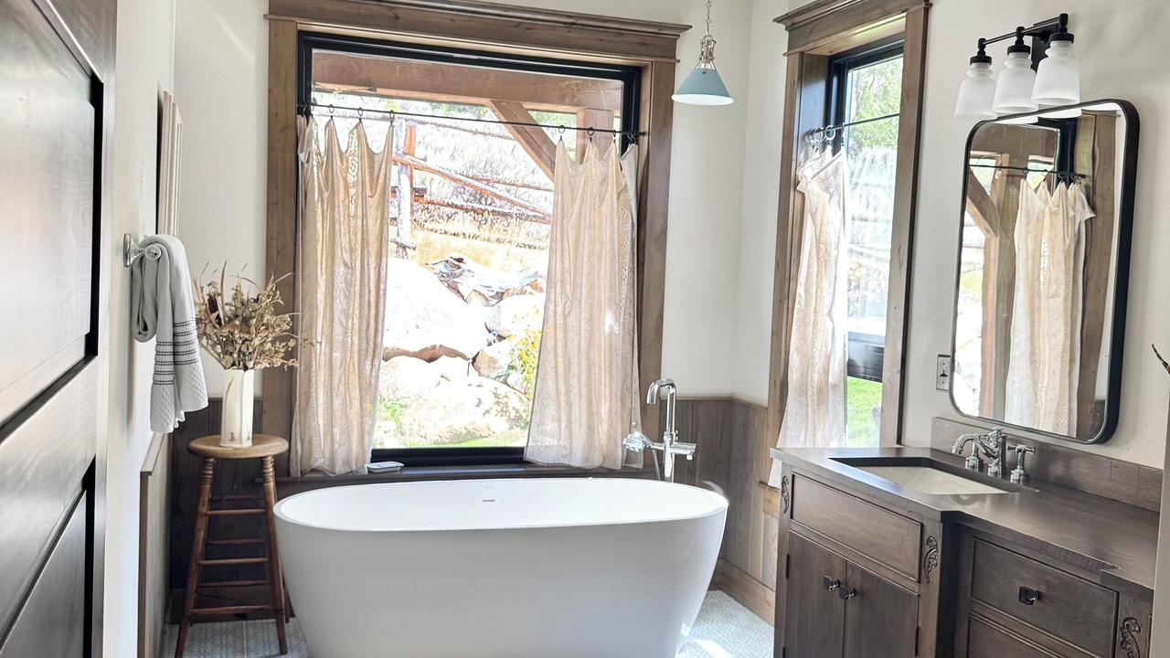 Photo of Bathroom in Gardiner
