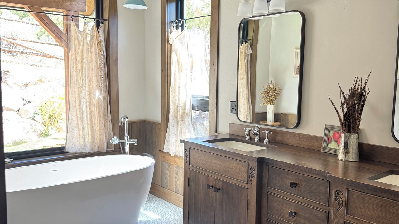Photo of Bathroom in Gardiner