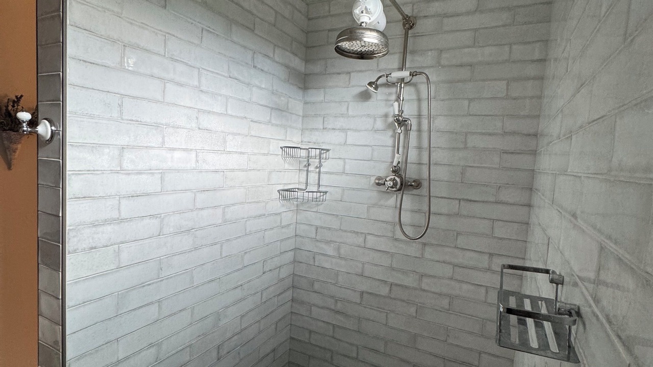 Photo of Bathroom in Gardiner