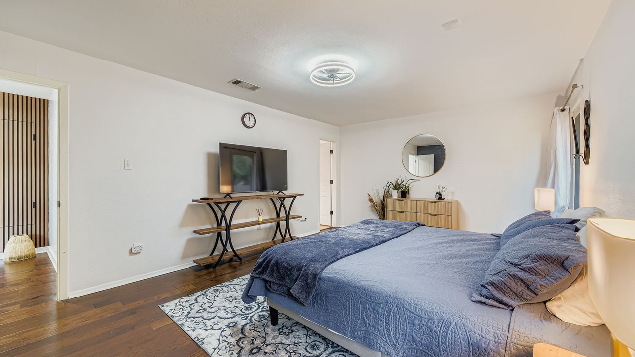 Photo of Bedroom in East Oak Hill