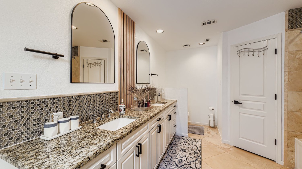 Photo of Bathroom in East Oak Hill