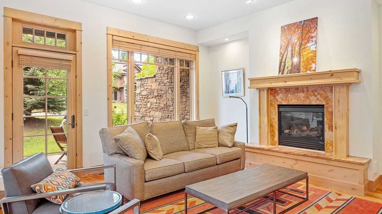 Photo of Livingroom in Big Sky