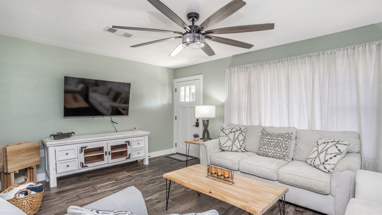 Photo of Livingroom in Thackerville