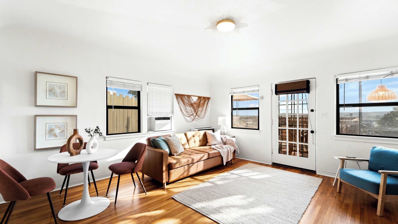 Photo of Livingroom in Middletown