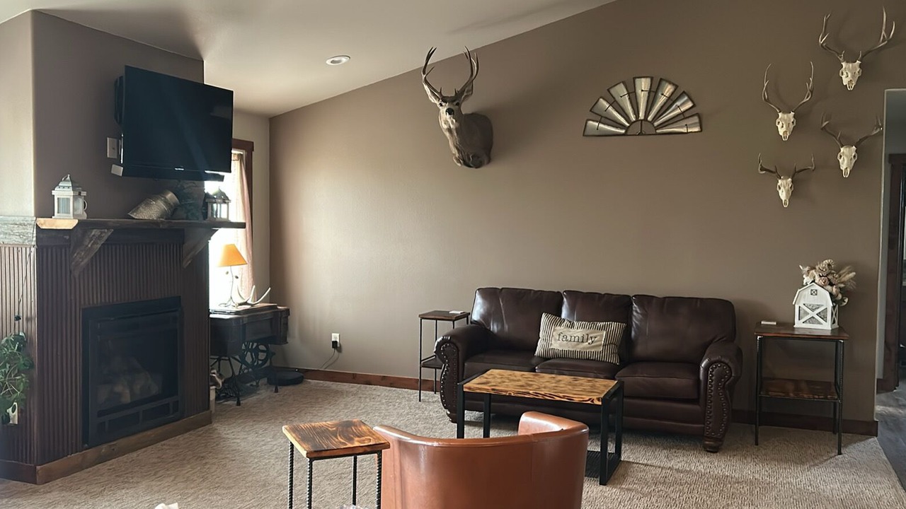 Photo of Livingroom in Deadwood
